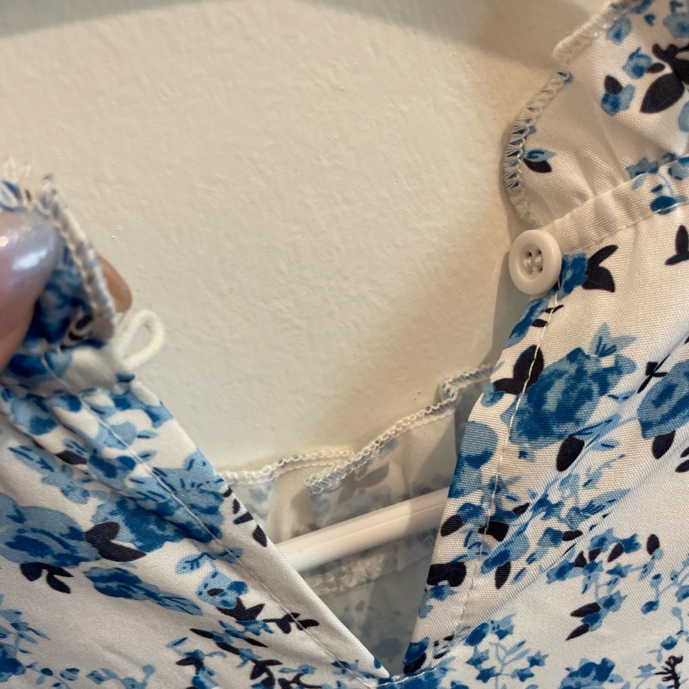 SHEIN Blue Floral Ruffle Top - Picture 9 of 9